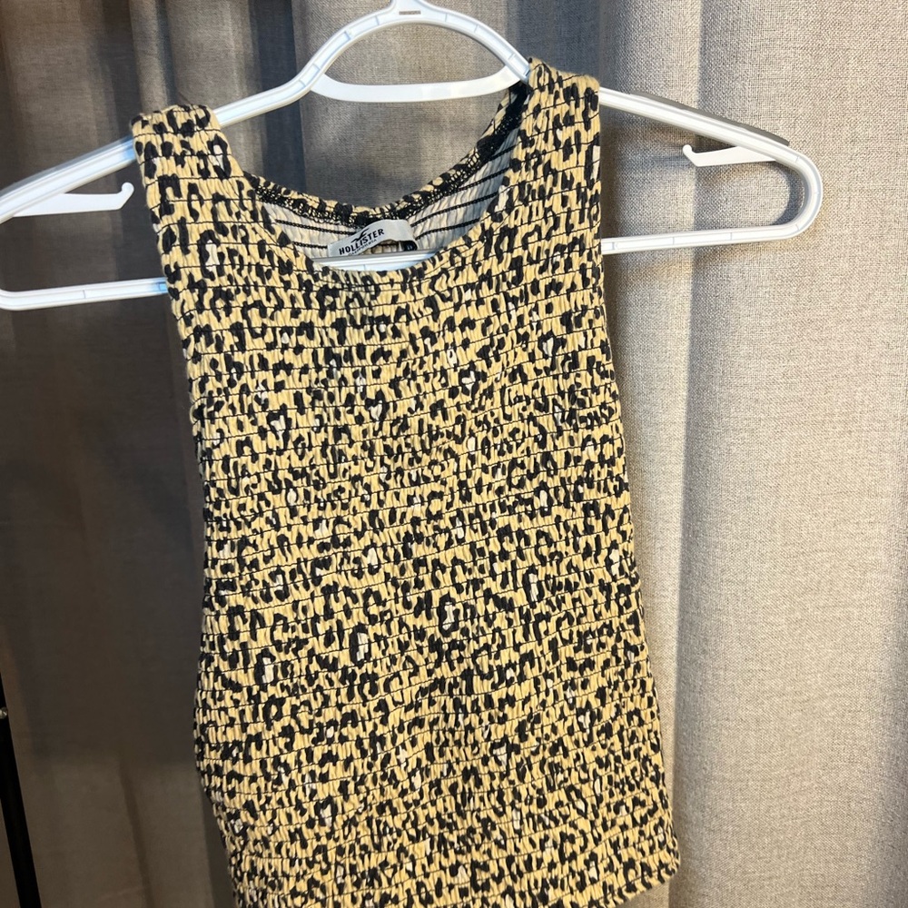 Hollister Black and Cream Knit Top
